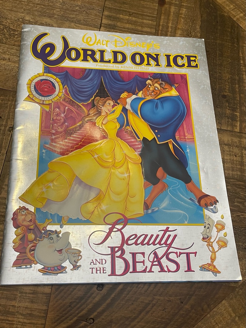 special collector's edition souvenir program for the Walt Disney's World on Ice